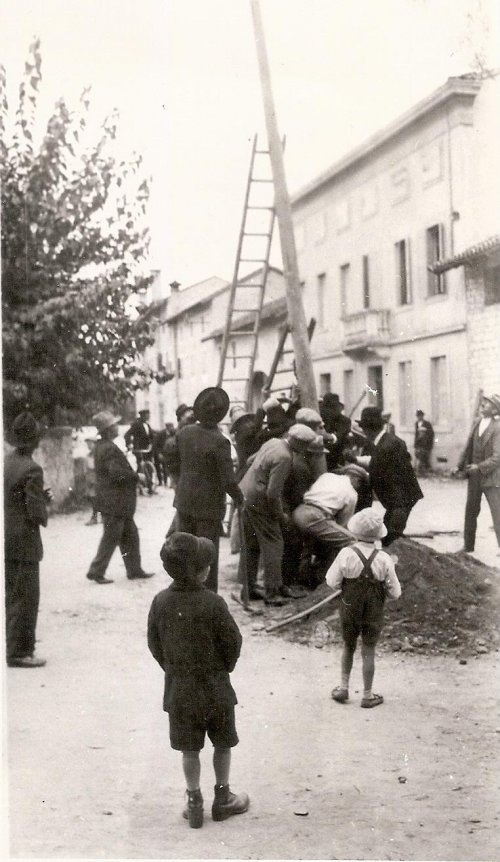 ARC 79 | Sagra a Romano. Il palo della cuccagna | Friuli Venezia Giulia | 1920