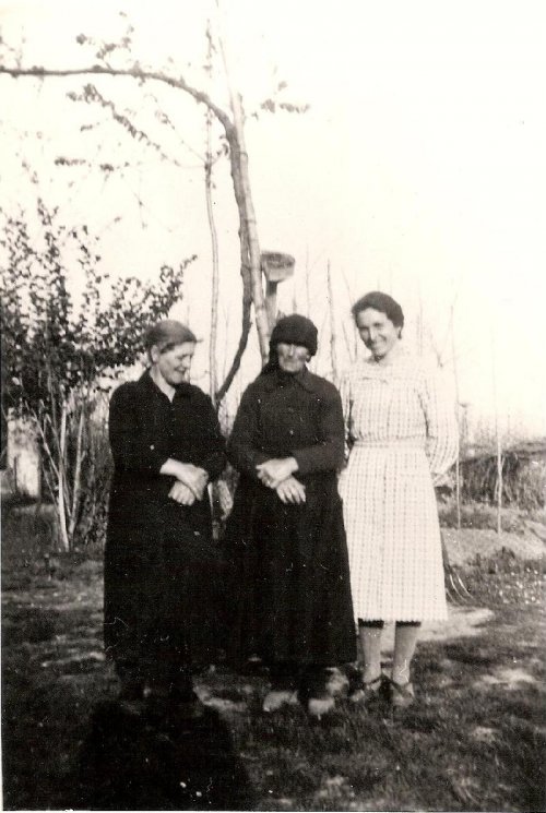 ARC 83 | Del Tedesco madre e figlie | Friuli Venezia Giulia | 1920