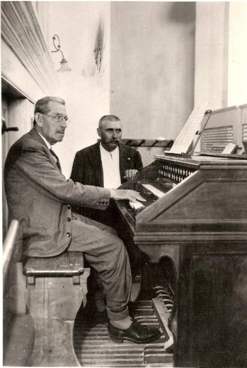 ARC 18A | Il maestro Giacomo Piccin all'organo | Friuli Venezia Giulia | 1923
